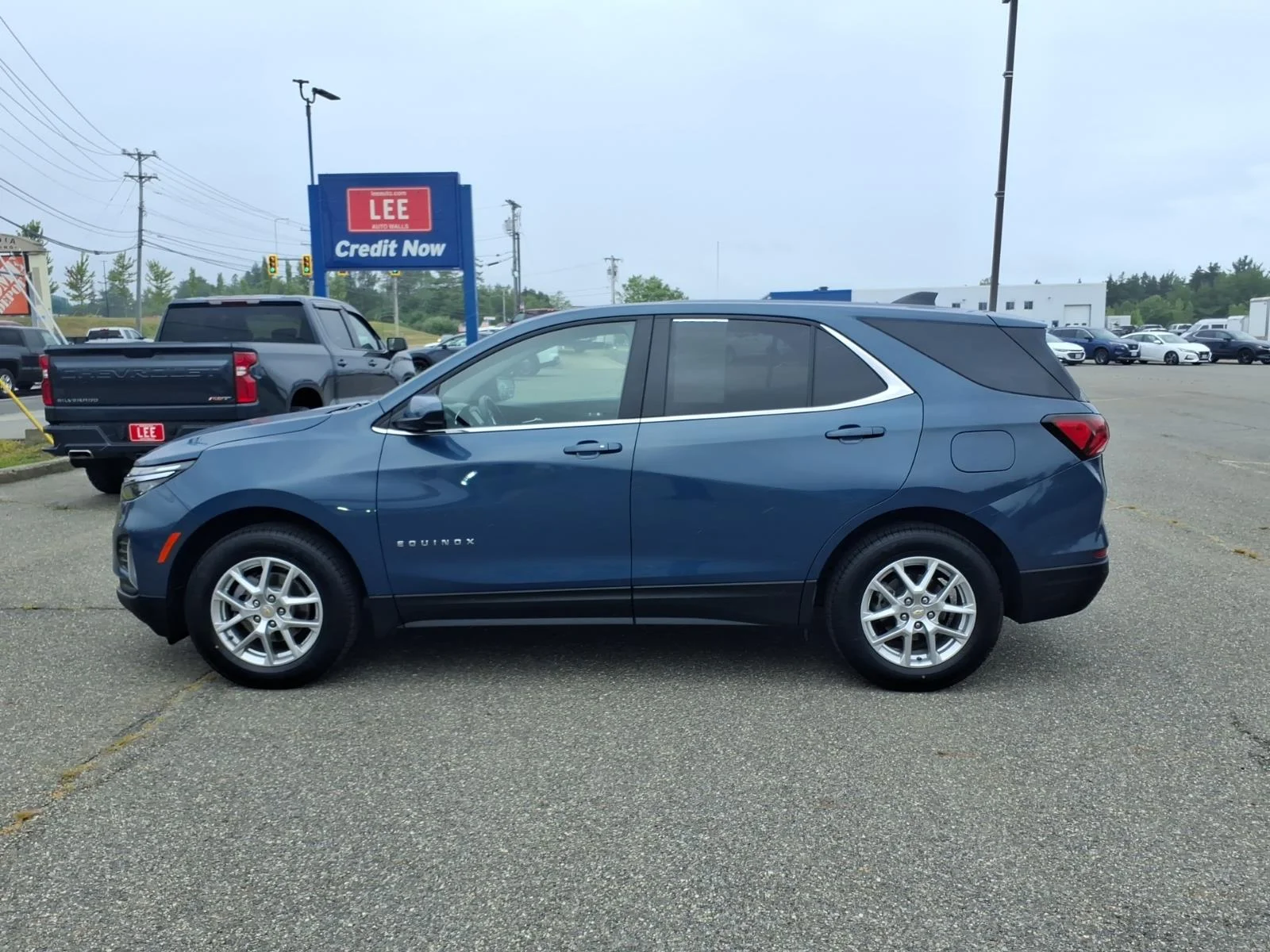 Used 2024 Lakeshore Blue Chevrolet LT image 7