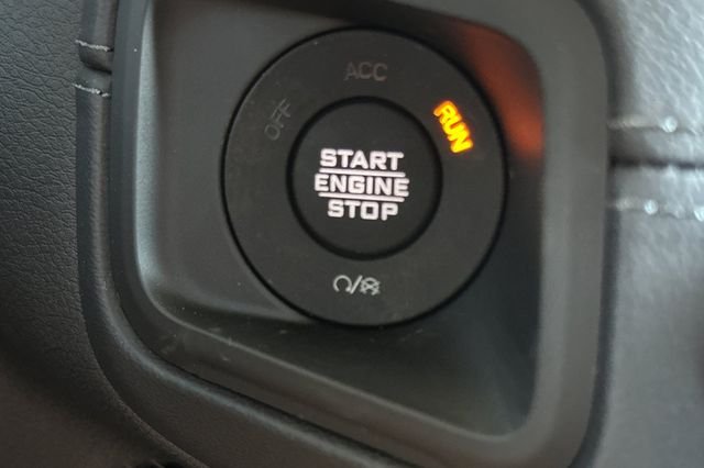 2025 Jeep Wrangler 4-Door Sahara - Photo 17