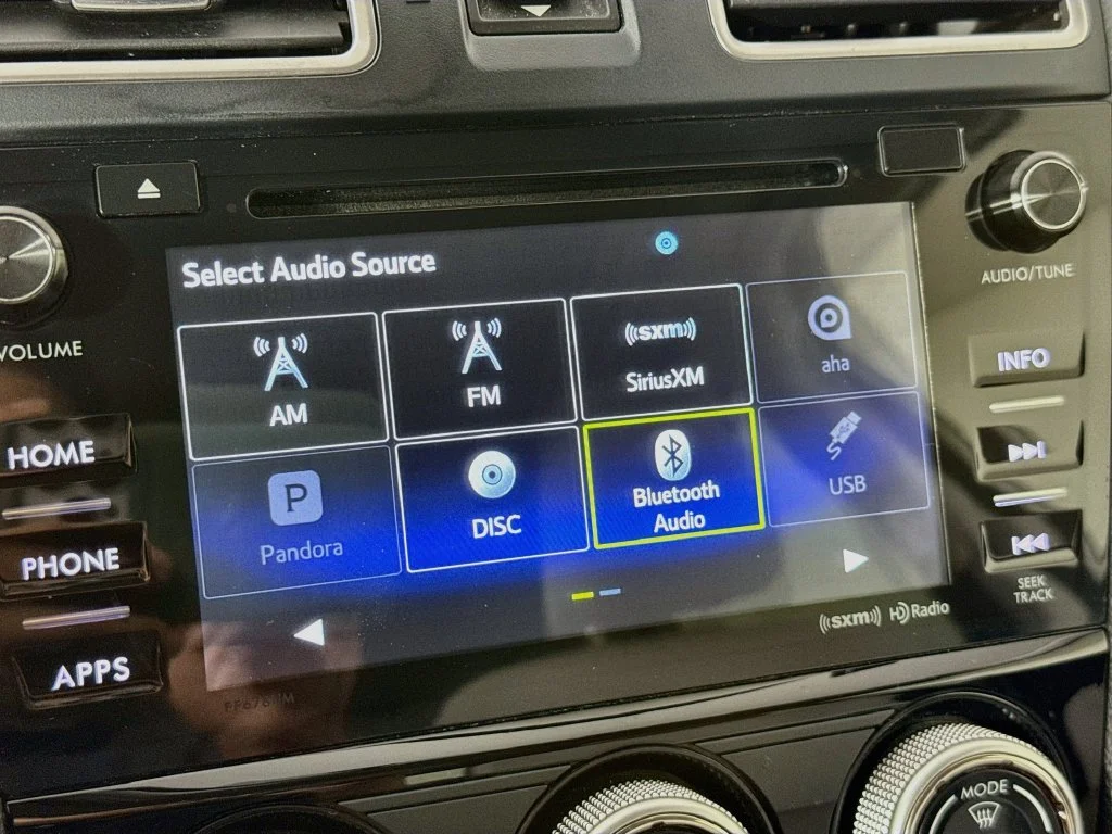 Used 2017 White Subaru 2.5i Premium image 17