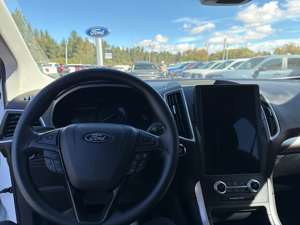 Certified Used 2024 Oxford White Ford SE image 18