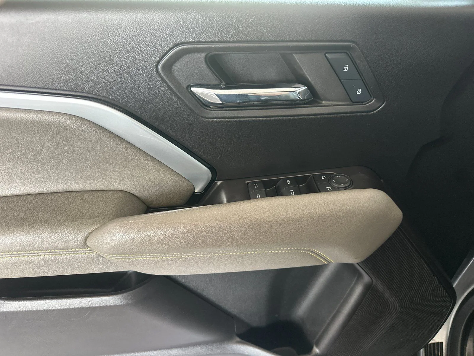 Used 2024 Gray Chevrolet ZR2 image 10