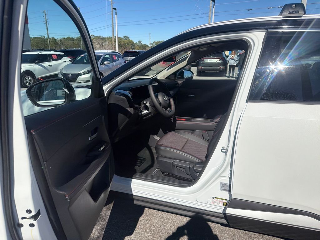 New 2026 Nissan Kicks SR 4D Sport Utility