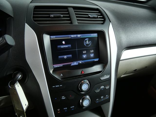 Used 2015 White Ford XLT image 19