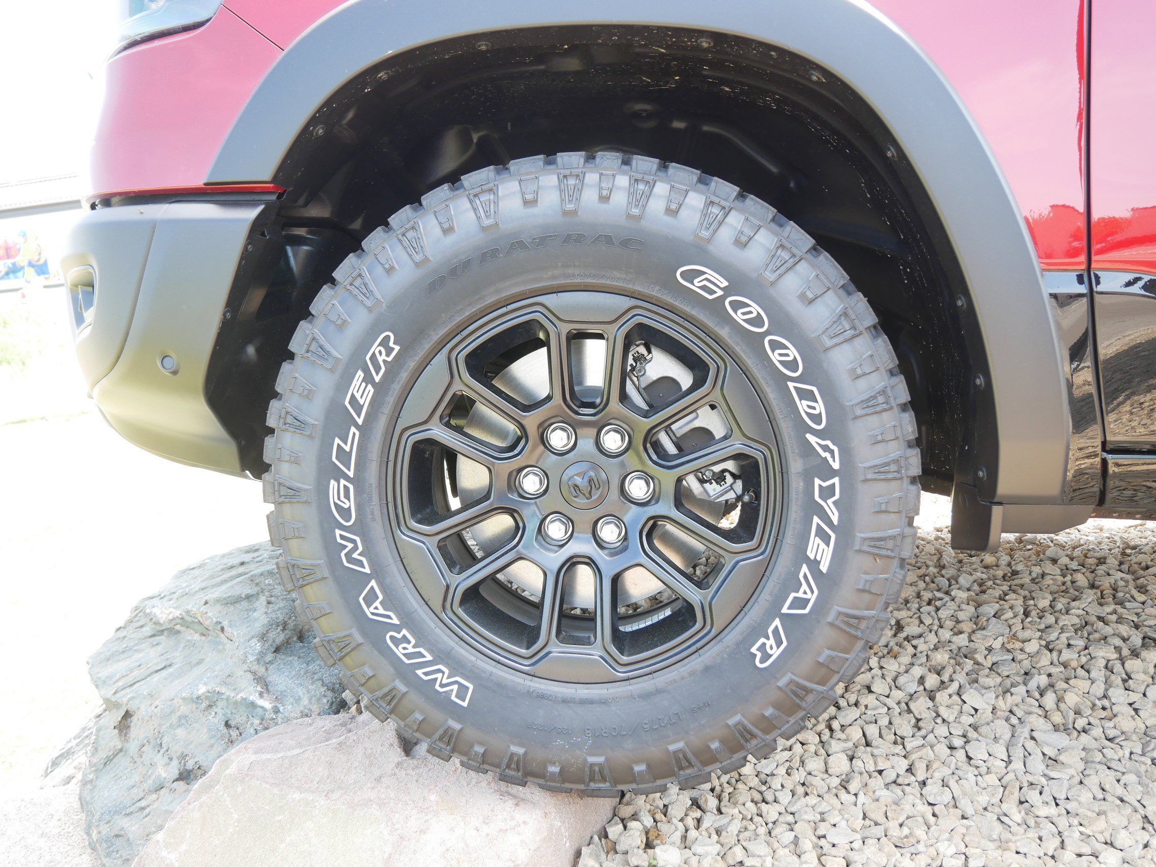 New 2026 Molten Red Pearl-Coat Exterior Paint RAM Rebel image 5