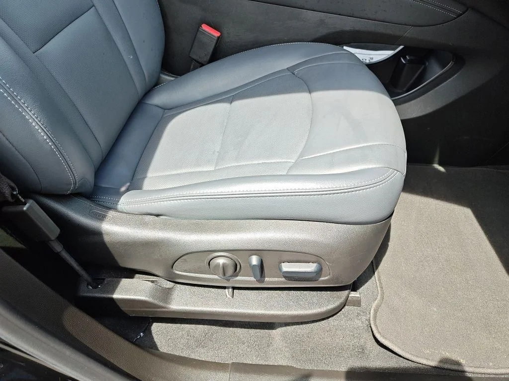 Used 2024 Black Buick Essence image 40