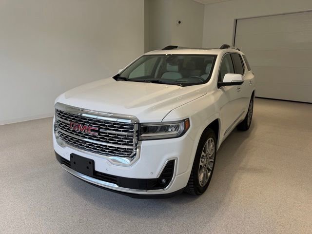 Used 2023 White Frost Tricoat GMC Denali image 3