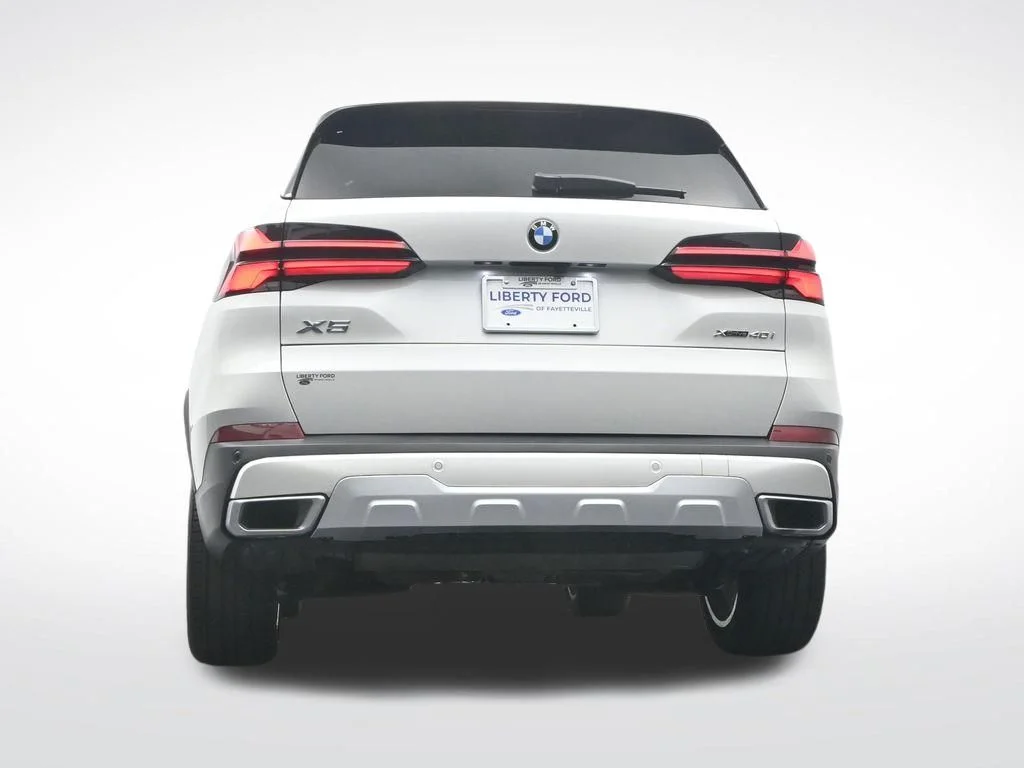 Certified Used 2025 White Metallic BMW xDrive40i image 38