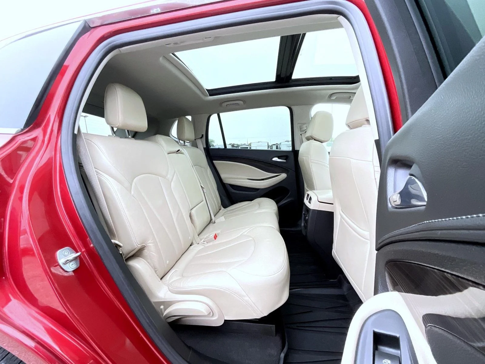 Used 2019 Red Buick Premium I image 18