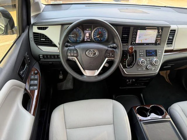 Certified Used 2020 ALUMINA JADE METAL Toyota Limited Premium image 24