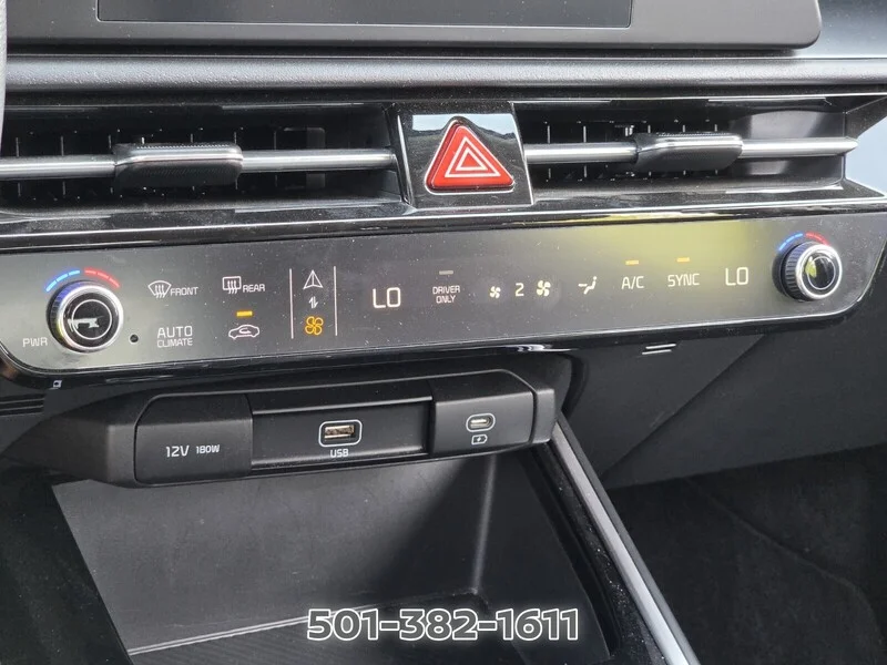 Used 2025 Snow White Pearl KIA LX FWD image 24