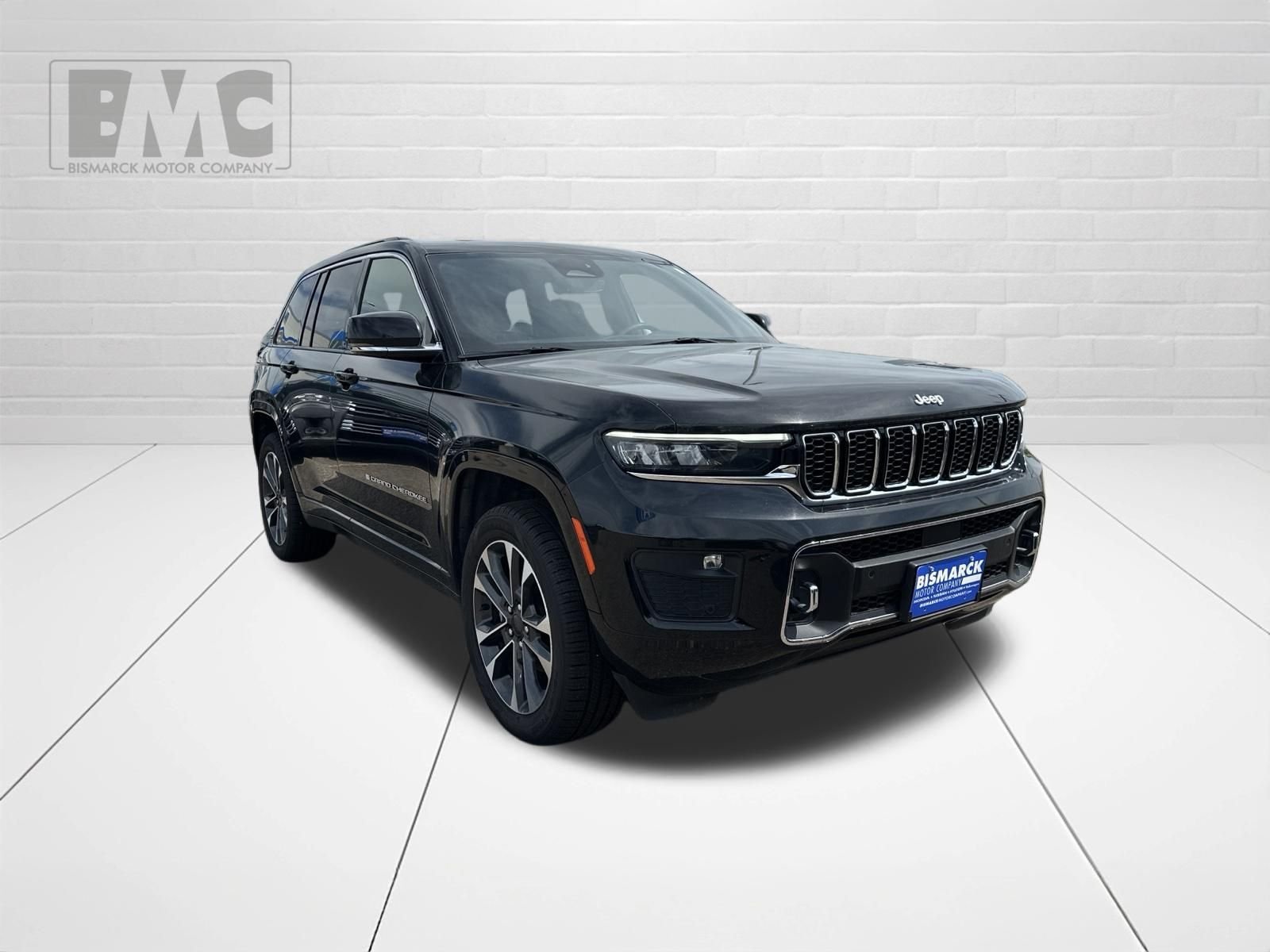 Used 2024 Black Jeep Overland image 2