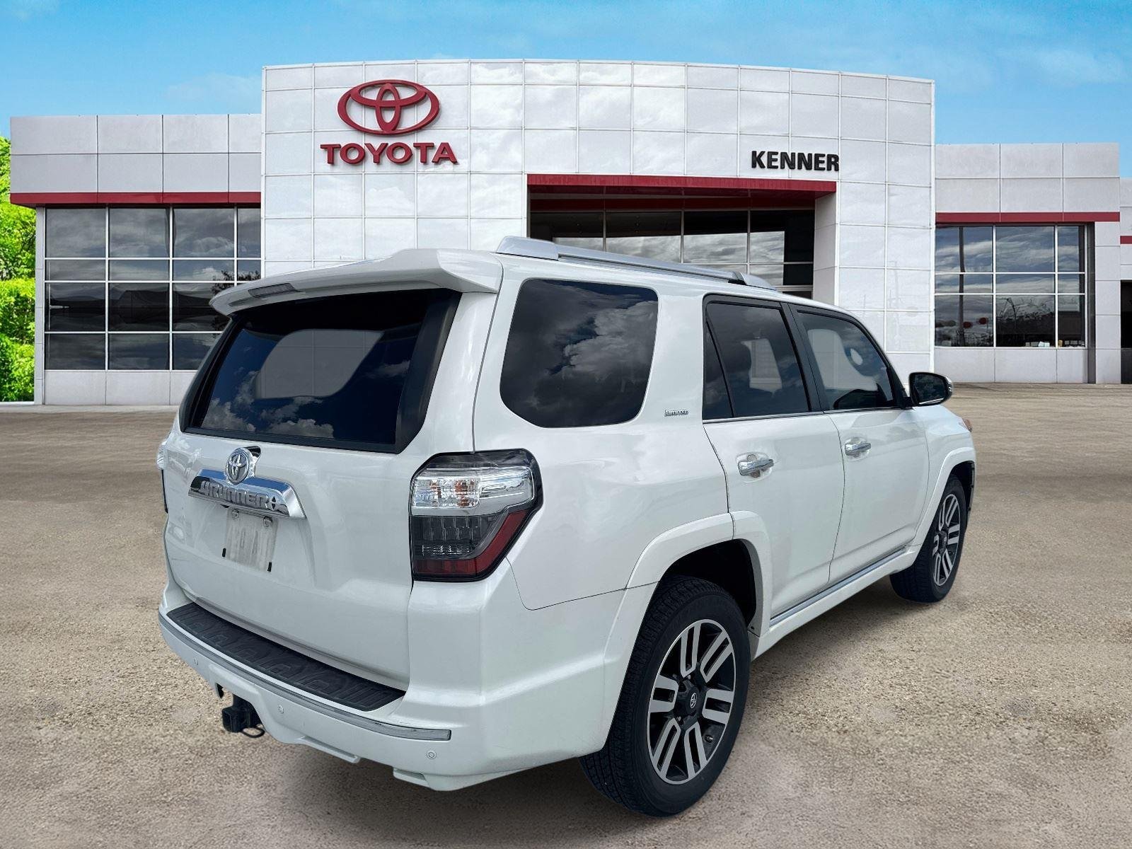 Used 2016 Blizzard Pearl Toyota Limited image 6