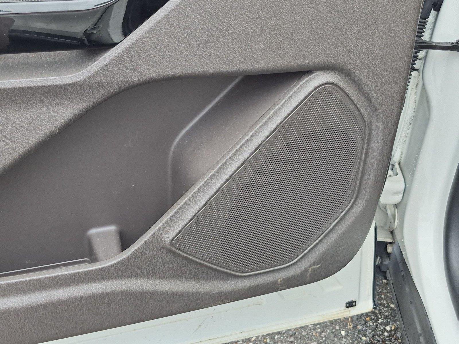 Used 2022 Star White Metallic Tri-Coat Ford Platinum image 17