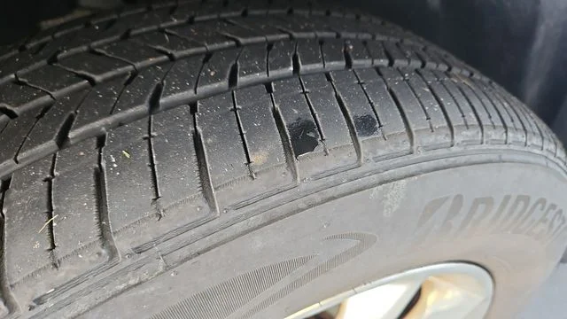 Used 2014 Brilliant Black Crystal Pearlcoat Jeep Limited image 37
