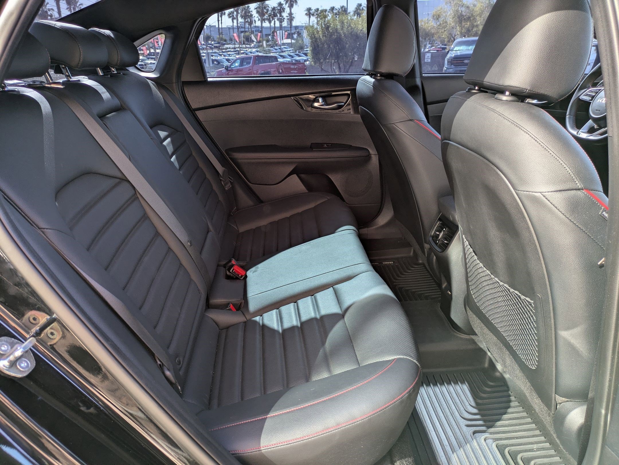 Used 2023 Aurora Black Kia GT image 28