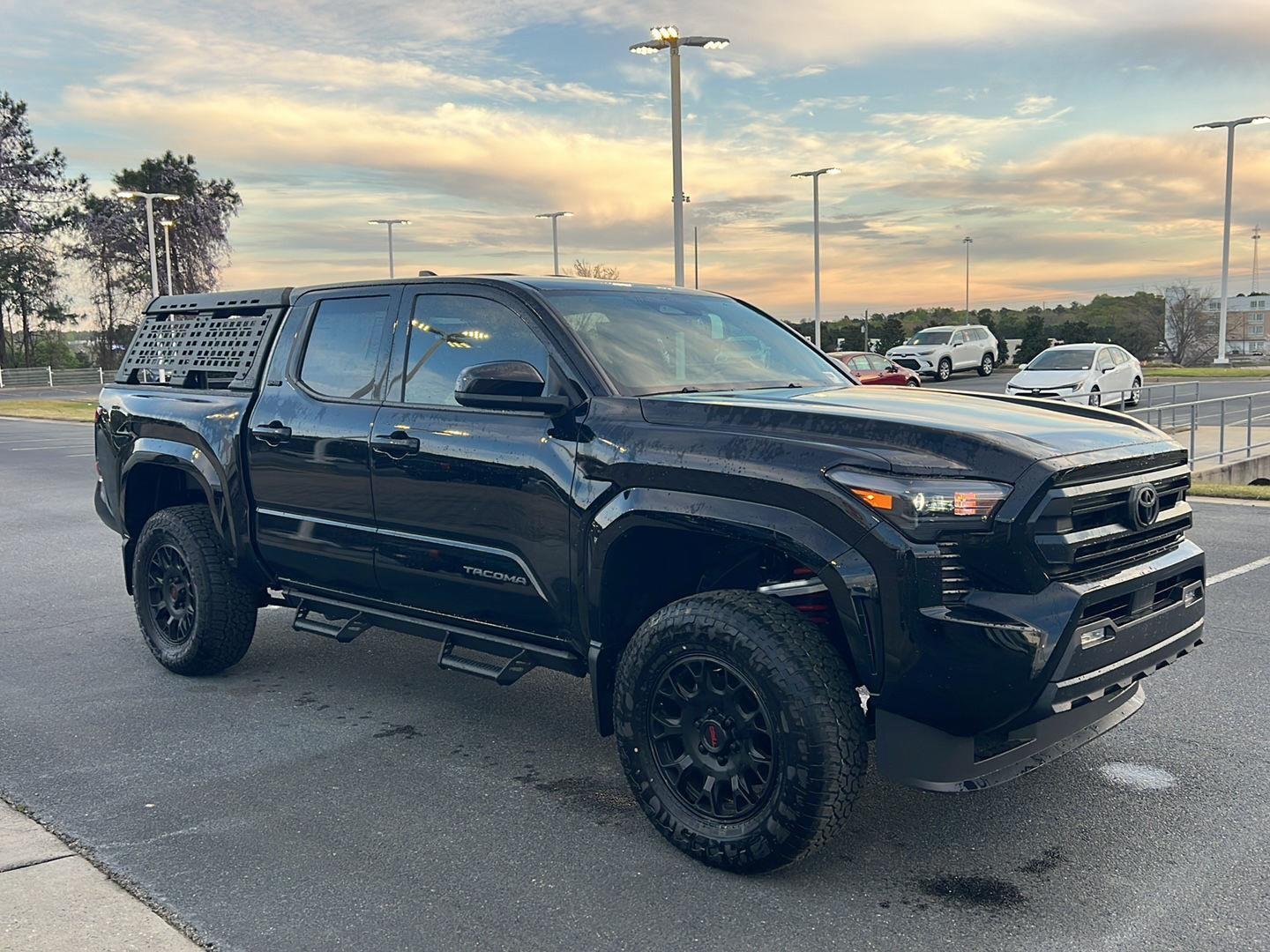 2025 Toyota Tacoma SR5 - Photo 7