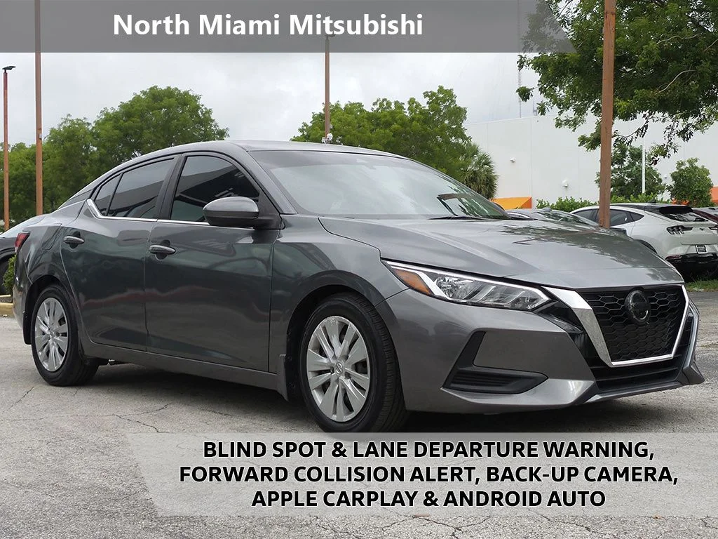 Used 2020 Gray Nissan S image 1