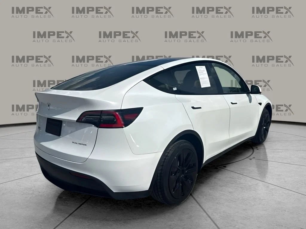Used 2021 White Tesla Long Range image 3