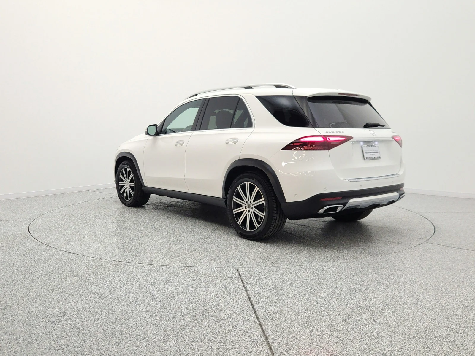 Certified Used 2024 Polar White Mercedes-Benz GLE 350 4MATIC® SUV image 7