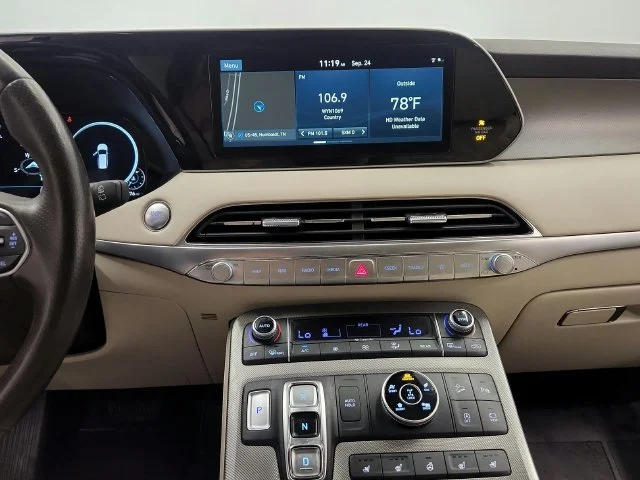 Used 2020 White Hyundai Limited image 31