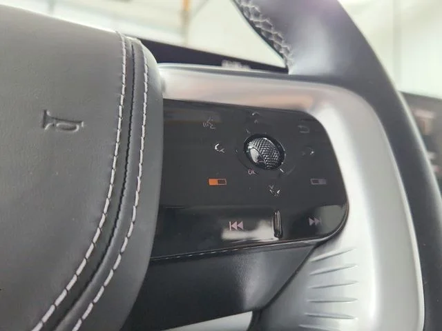 Used 2025  INFINITI SENSORY image 26