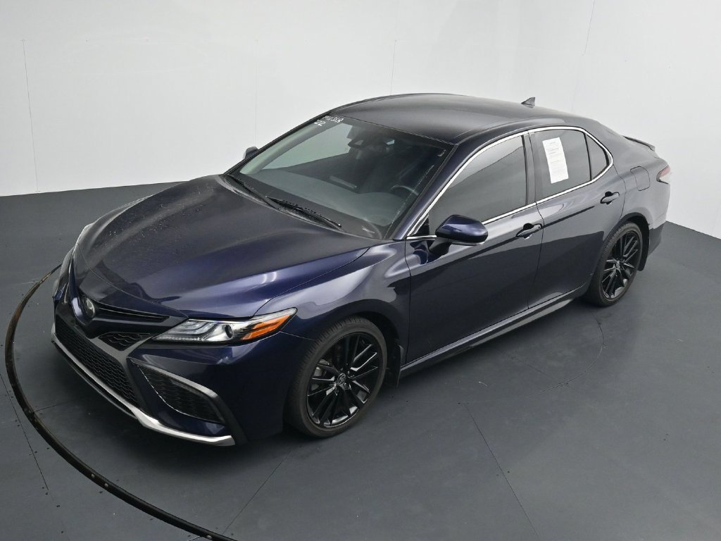 Used 2022  Toyota XSE image 12