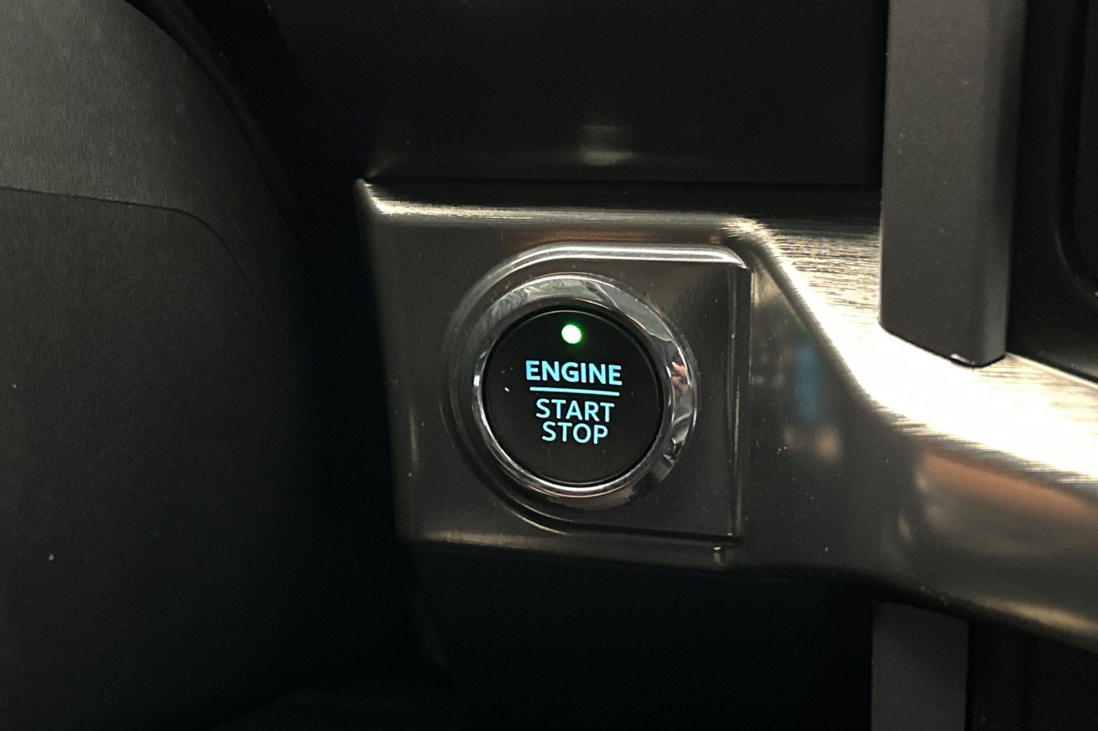 Used 2021 White Ford Lariat image 23