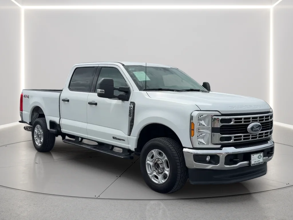 Used 2025 White Ford XLT image 3