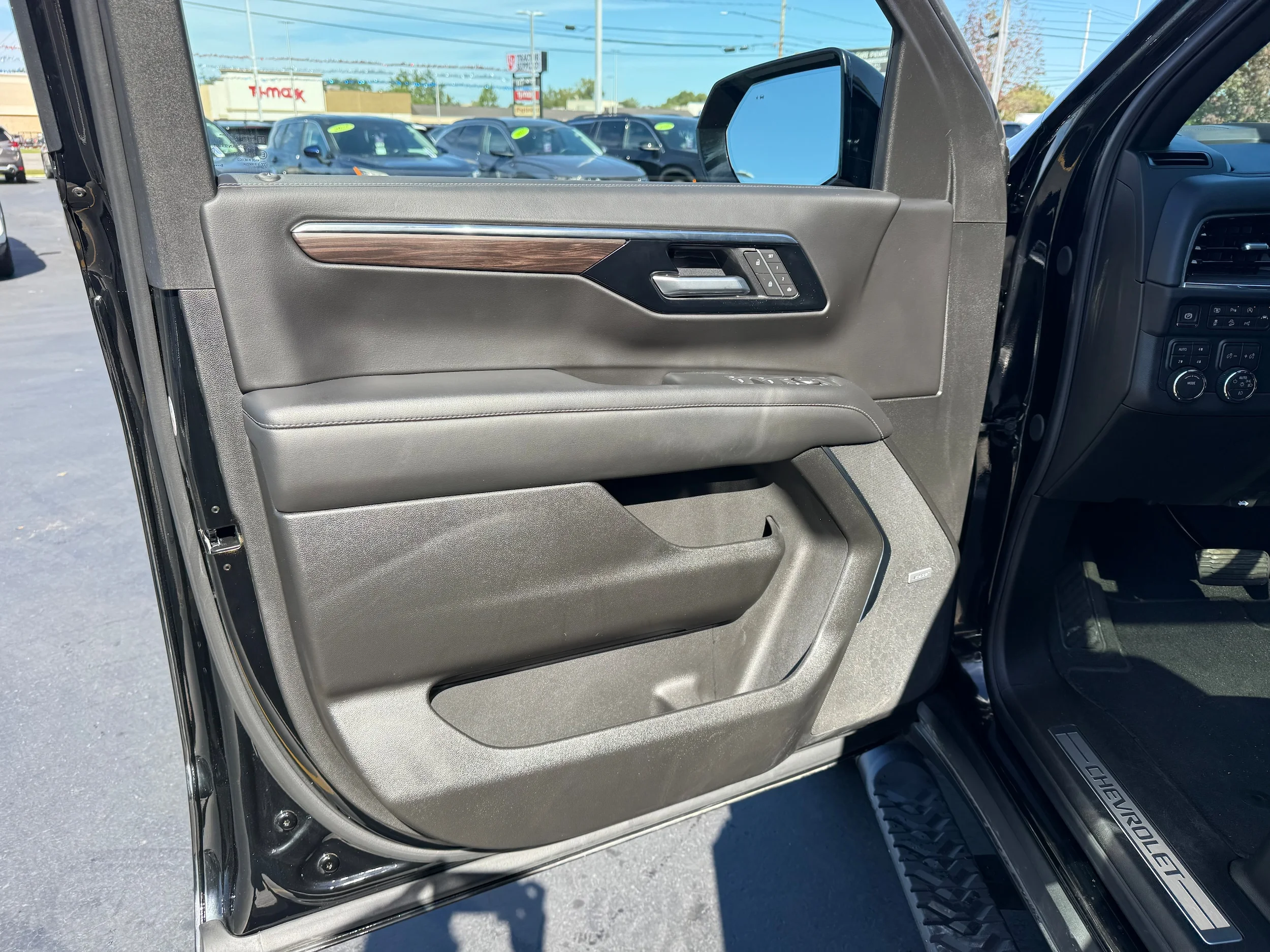 Used 2026 Black Chevrolet Z71 image 16