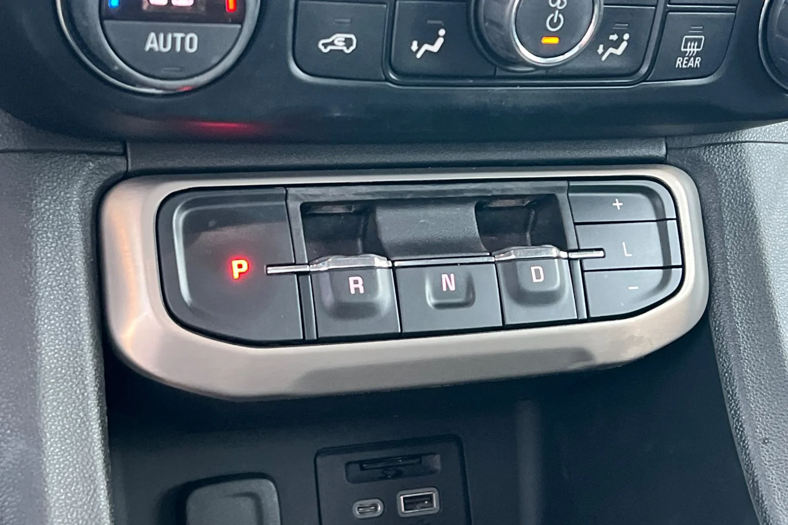 Used 2021 SATIN STEEL METALLIC GMC Denali image 22