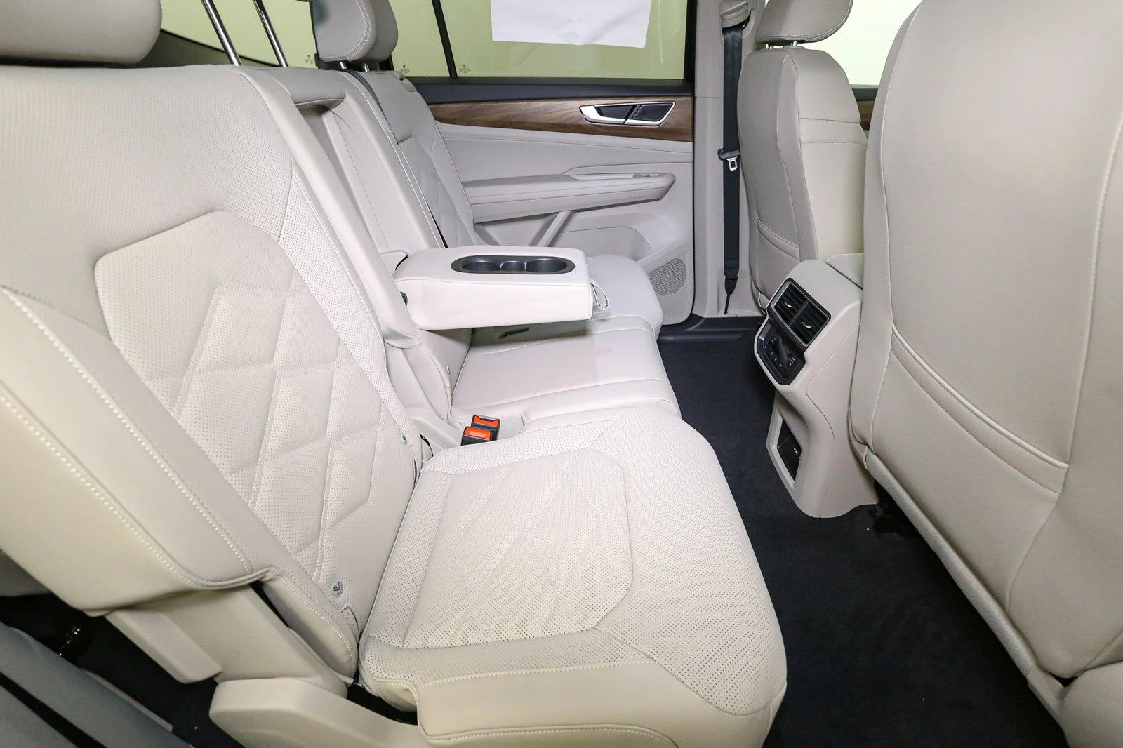 New 2026 Opal White Pearl Volkswagen 2.0T SE image 15