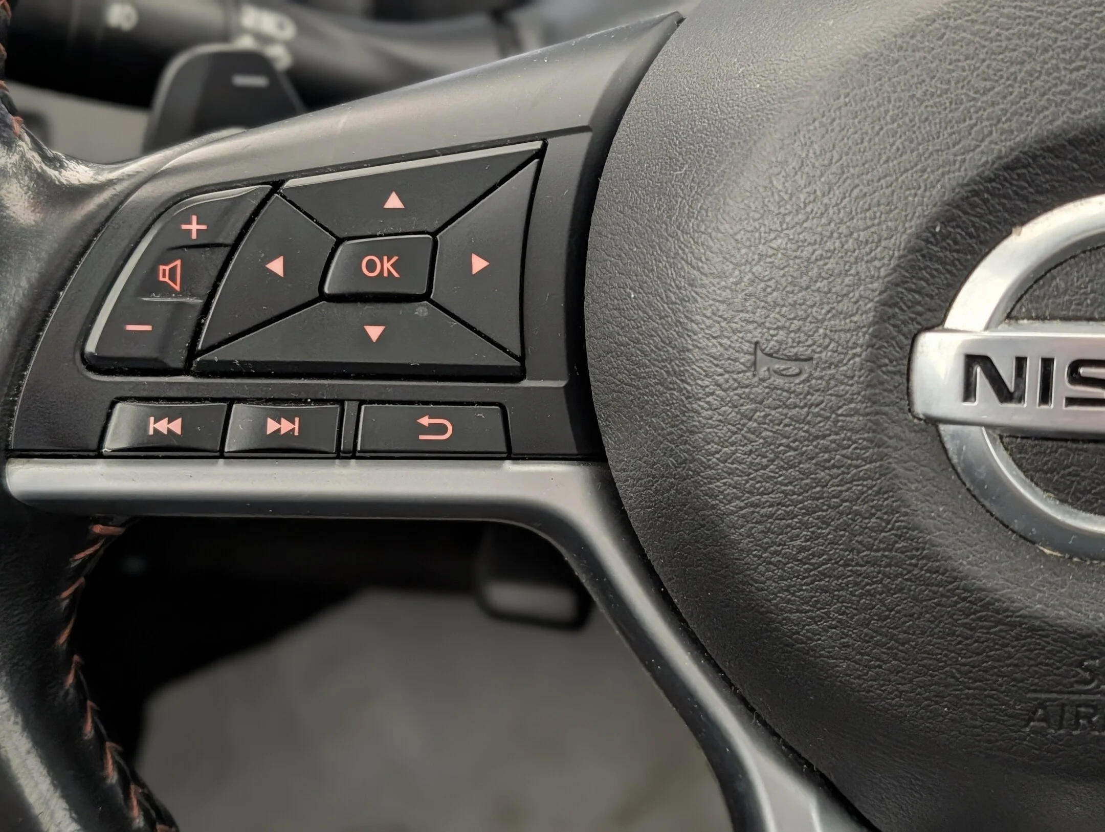 Used 2022 Black Nissan 2.5 SR Midnight Edition AWD - Leather - Sunro - 2.5 SR Midnight Edition Sedan image 17
