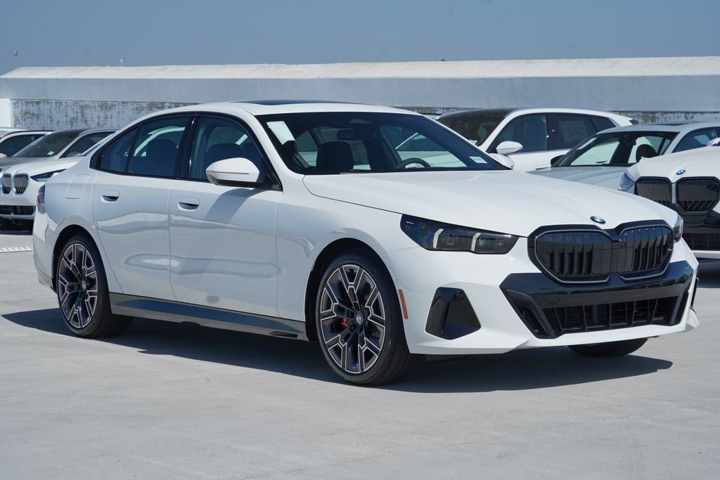 New 2027 Alpine White BMW 530i xDrive image 3