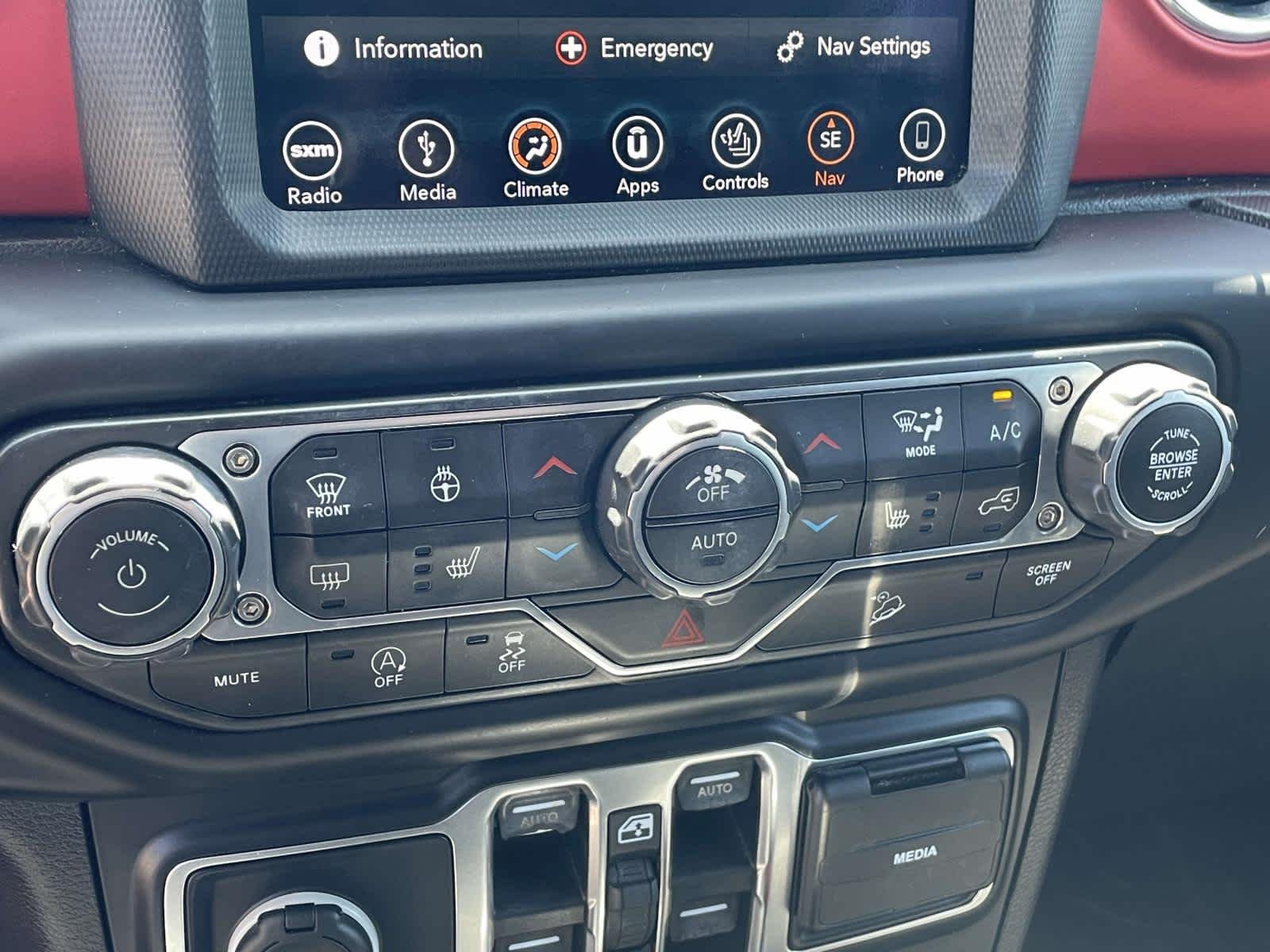 Used 2019 Whi/white Jeep Rubicon image 32