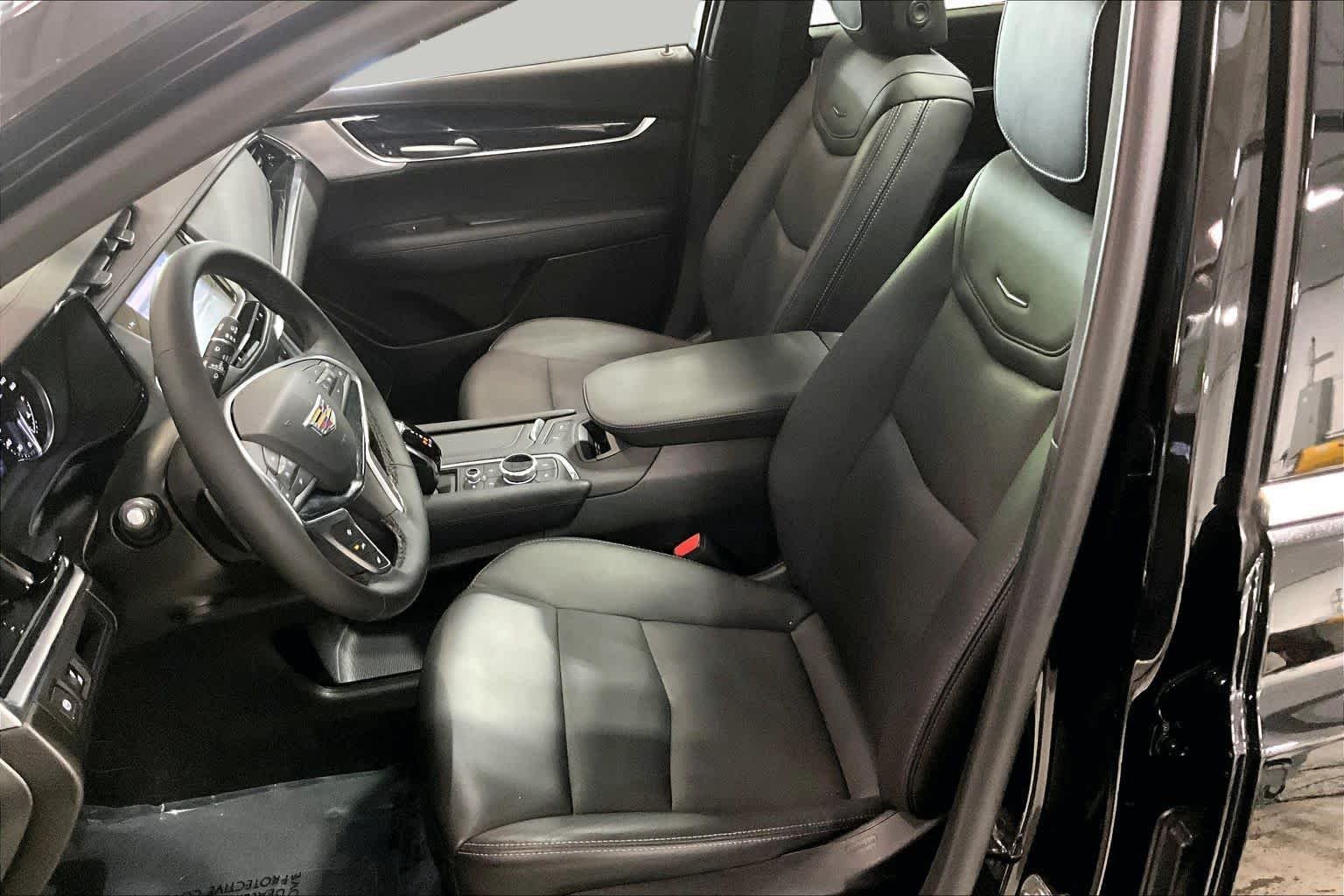 Used 2025 Stellar Black Metallic Cadillac AWD Premium Luxury image 9