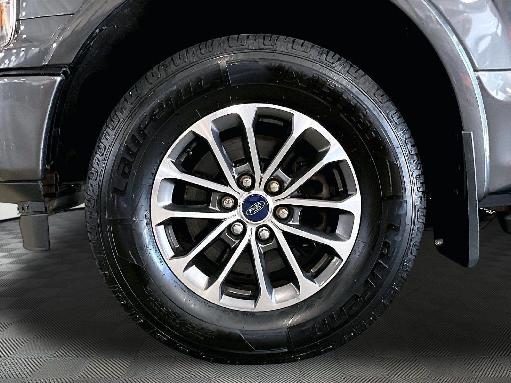 Used 2018 Gray Ford XLT image 7
