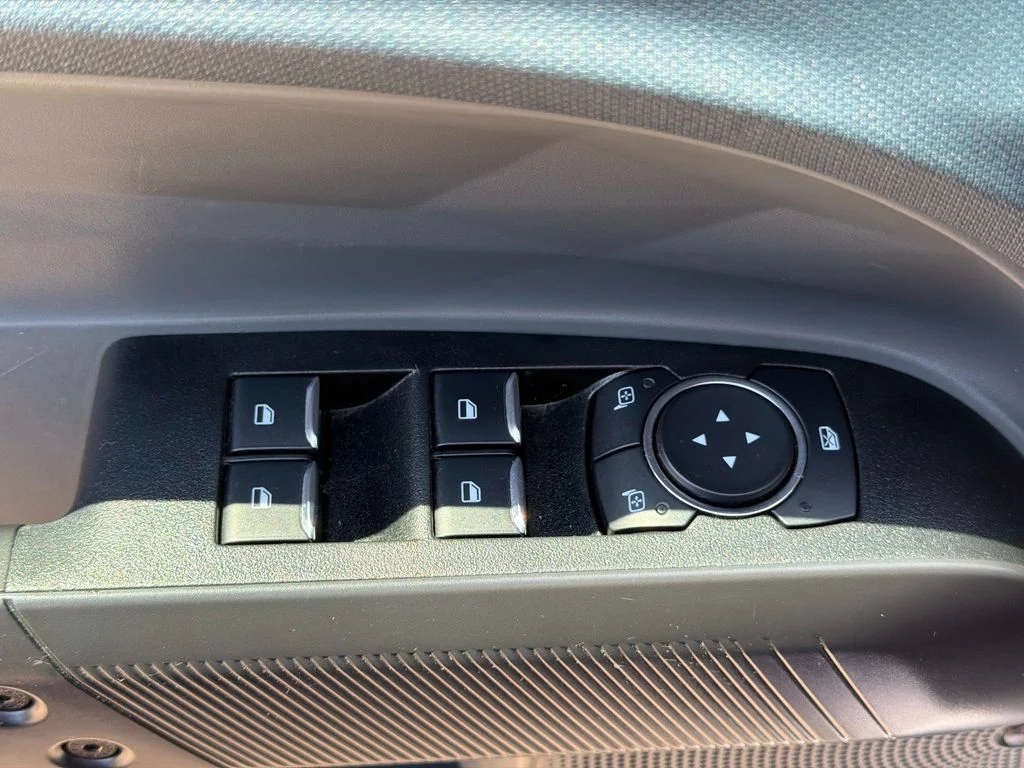 Used 2024 Oxford White Ford Lariat image 19