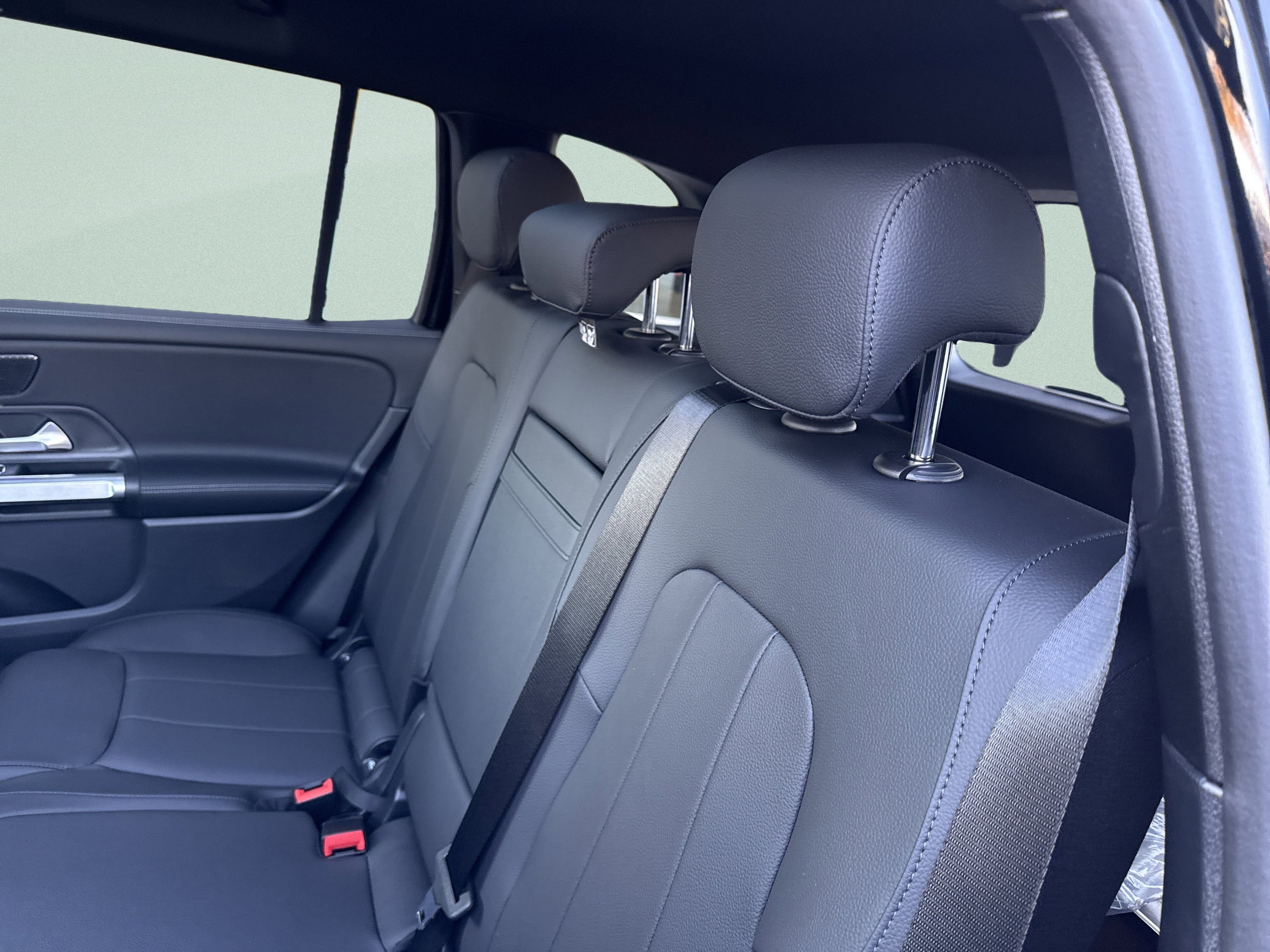 New 2026 Night Black Mercedes-Benz GLB 250 image 29