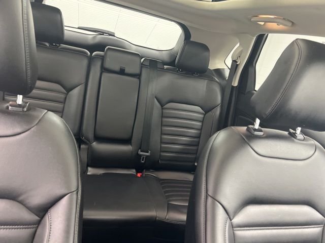 Used 2022 Agate Black Metallic Ford SEL image 26