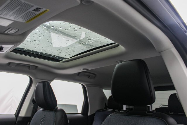 New 2025 Carbonized Gray Metallic Ford Outer Banks® image 20