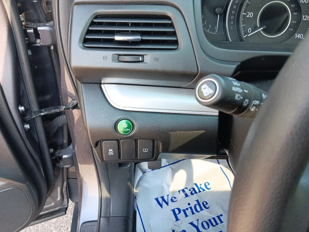 Used 2015  Honda EX image 17