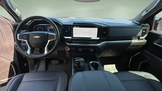 Used 2025 Black Chevrolet LT image 16