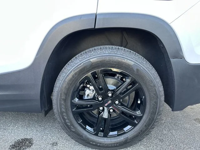 Certified Used 2022 White GMC AT4 image 10