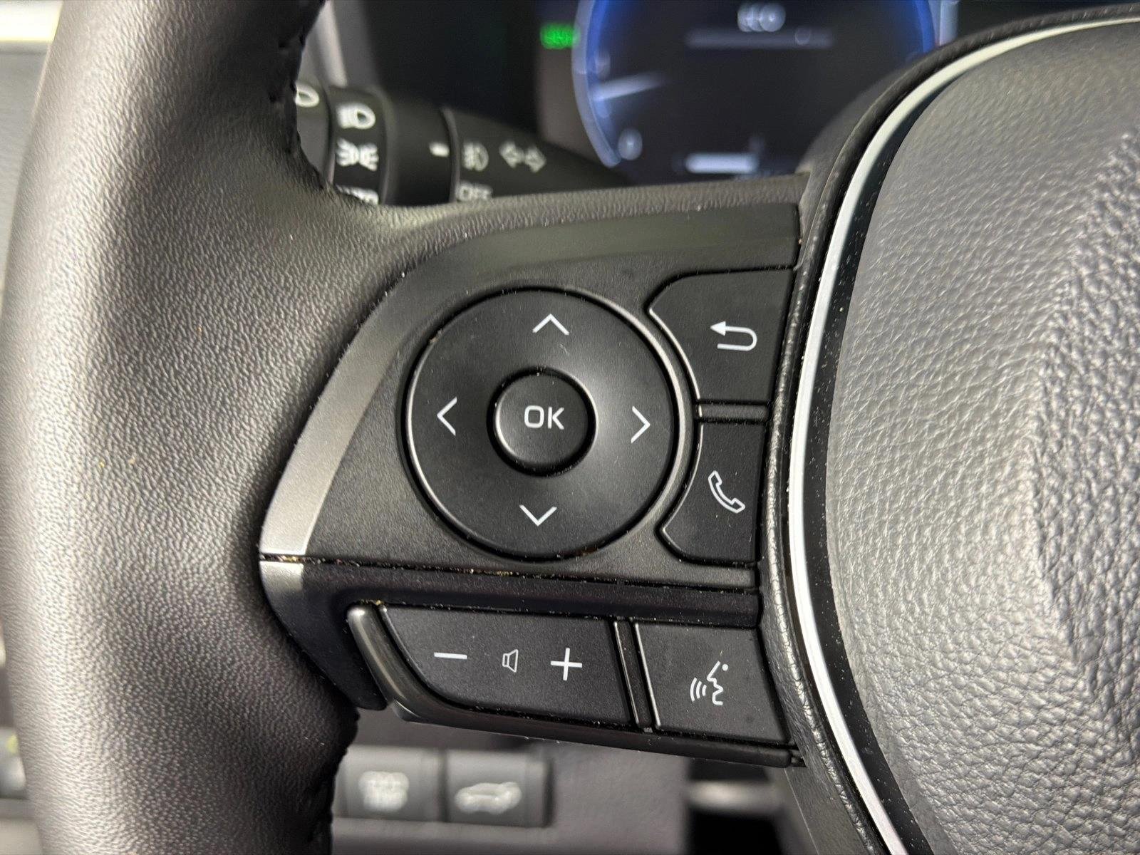 Certified Used 2025 Wind Chill Pearl Toyota Limited image 26