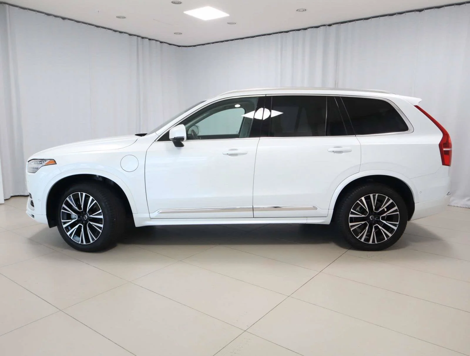 Used 2025 White Volvo Plus image 2