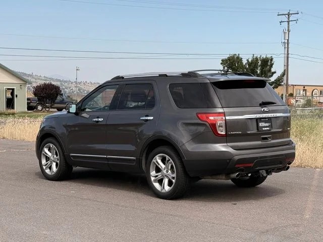 Used 2015 Gray Ford Limited image 3