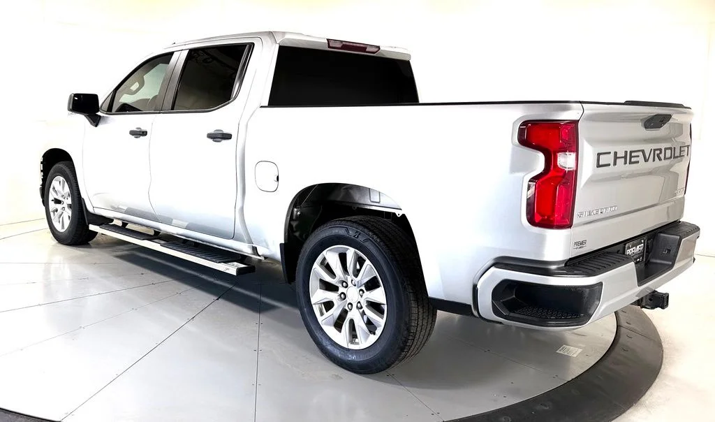 Used 2020 Silver Chevrolet Custom image 6