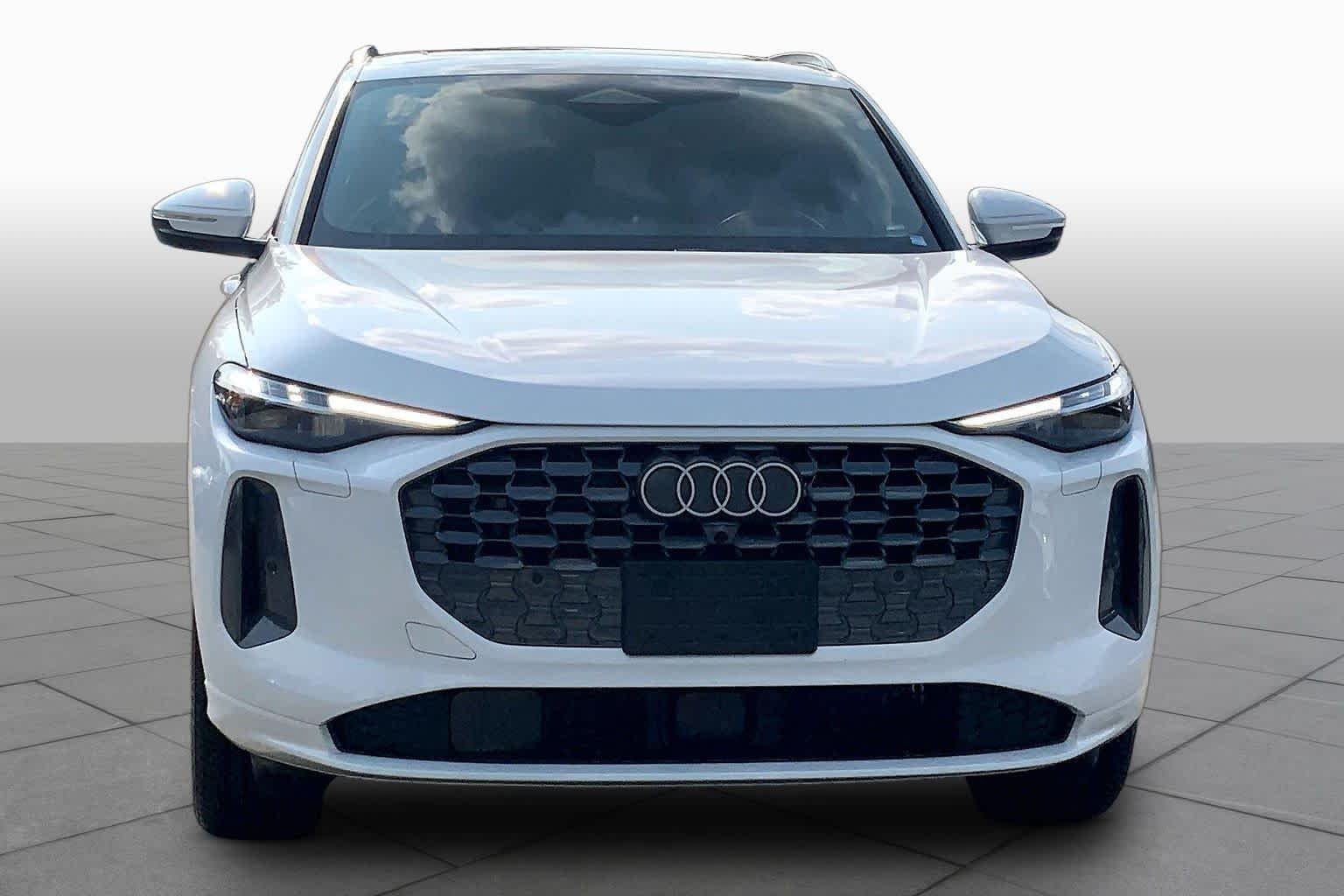 Used 2025 Arkona White Audi Premium Plus image 4
