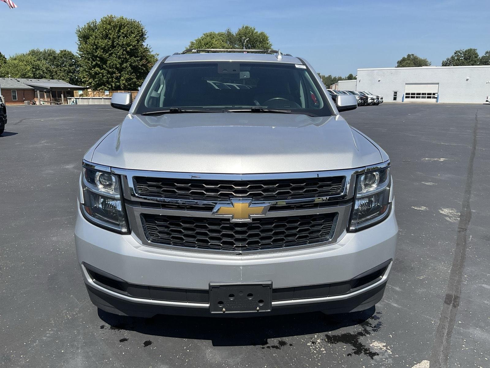 Used 2018  CHEVROLET SUV image 2