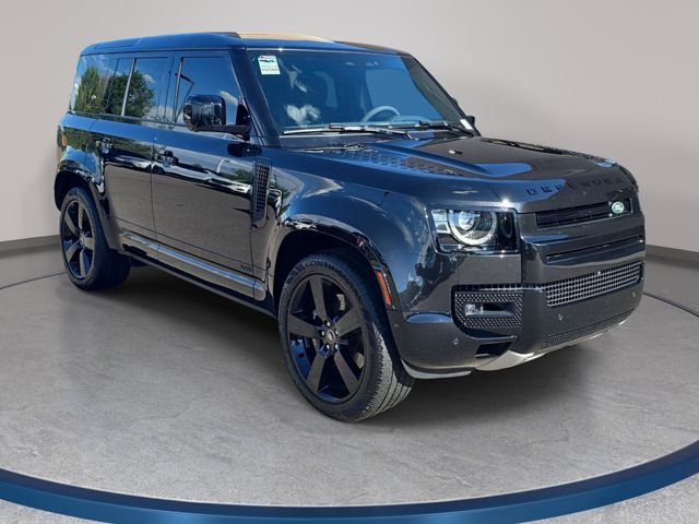 Used 2022 Black Land Rover  image 4